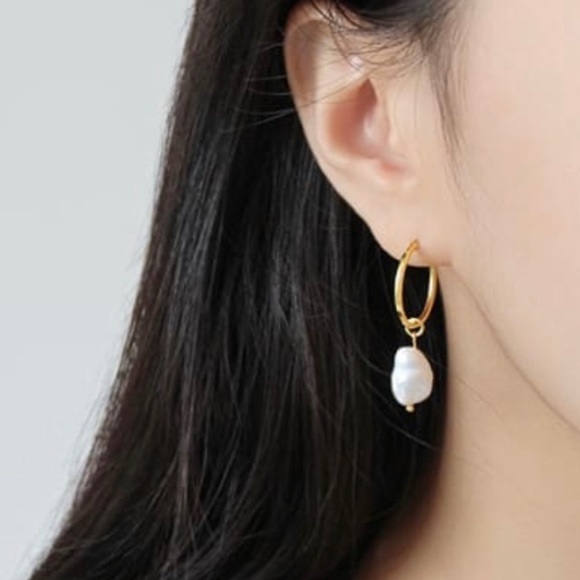 Gold Pearl Earrings | 18k Gold Plated - Picture 5 of 5